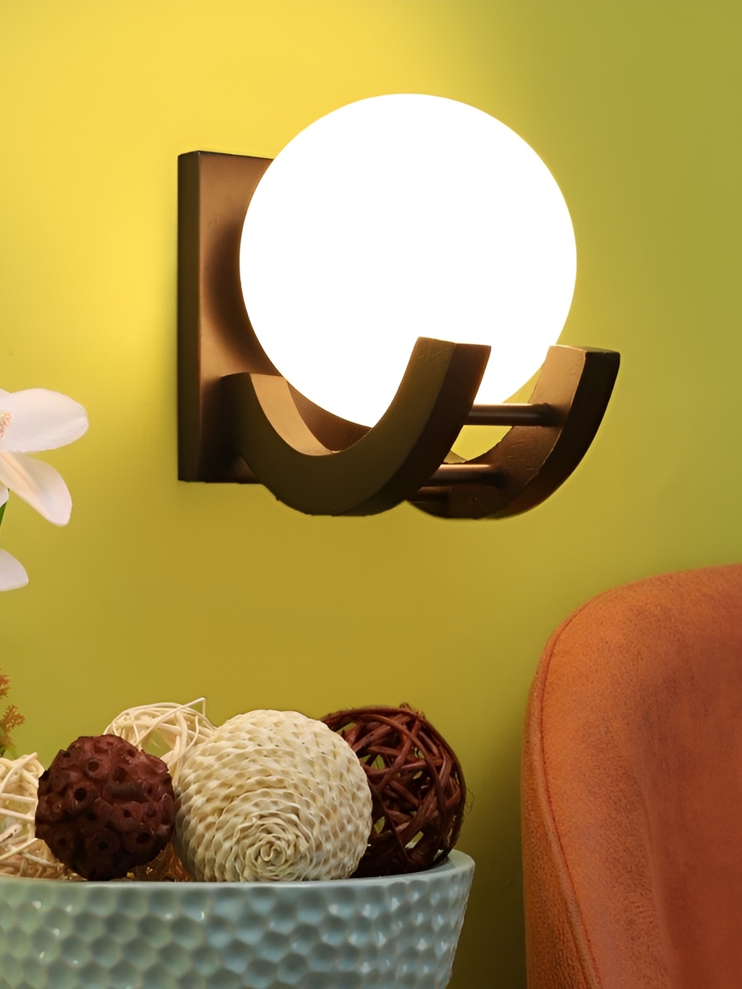 

ELIANTE Brown Wooden Contemporary Spherical Shaped Wall Lamp