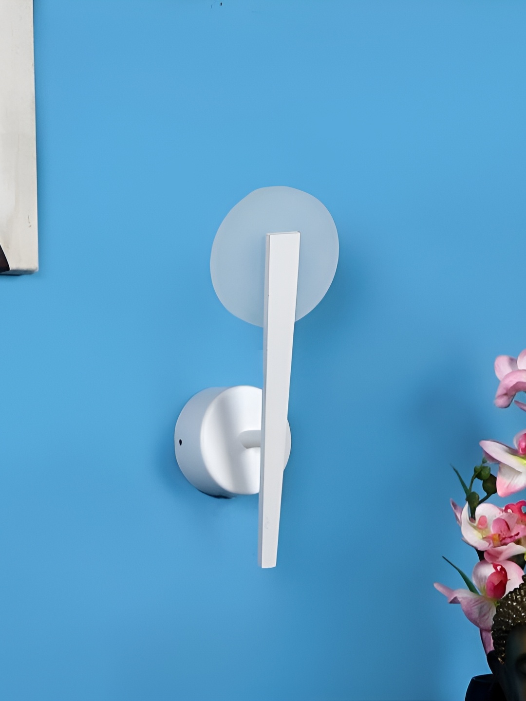 

ELIANTE White Iron Contemporary Cylinder Shaped Wall Lamp