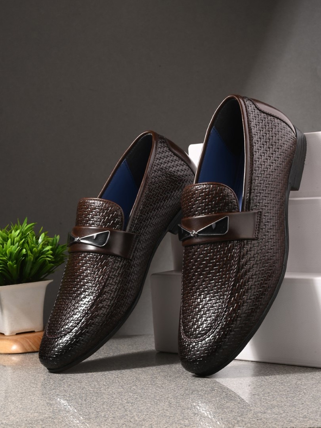 

House of Pataudi Men Textured Lightweight Formal Loafers, Brown