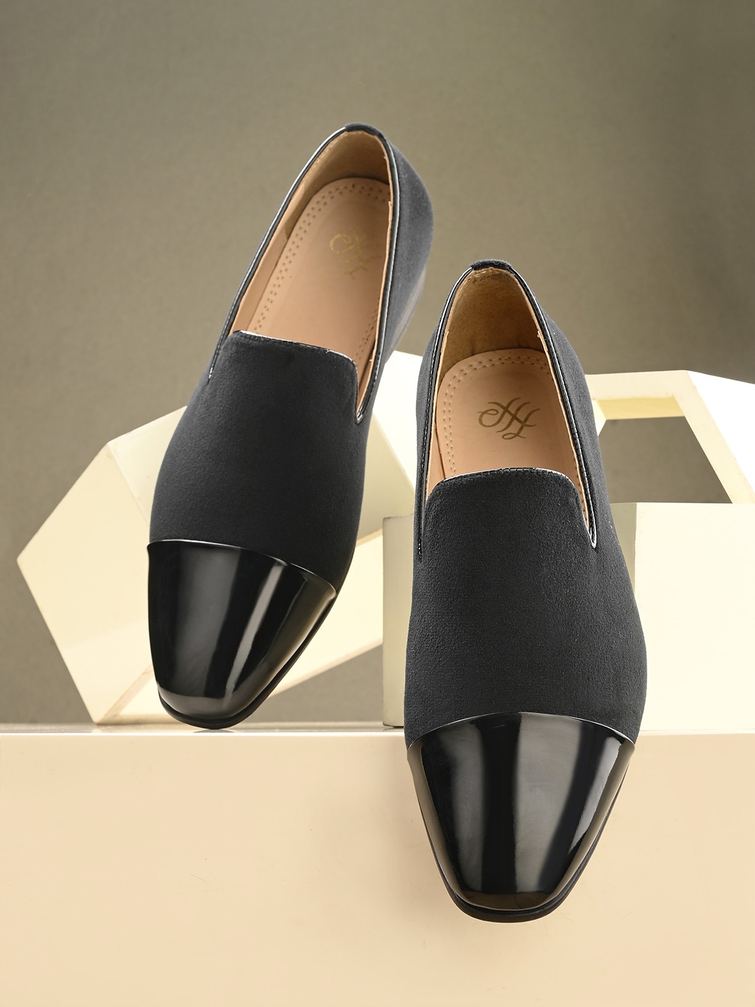 

House of Pataudi Men Velvet Lightweight Comfort Insole Loafers, Black