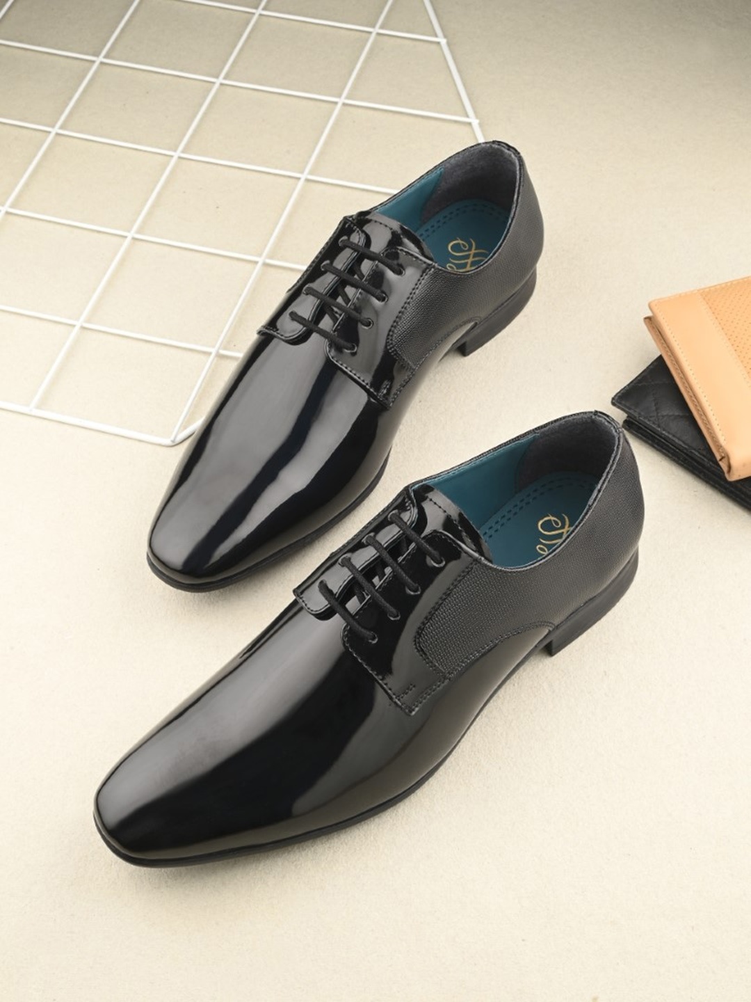 

House of Pataudi Men Textured Formal Derbys, Black