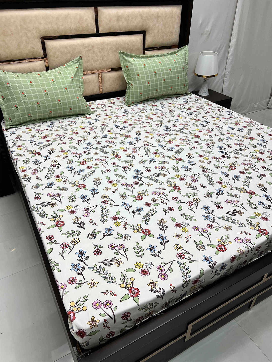 

Pure Decor White & Green Floral 160 TC Super King Bedsheet with 2 Pillow Covers