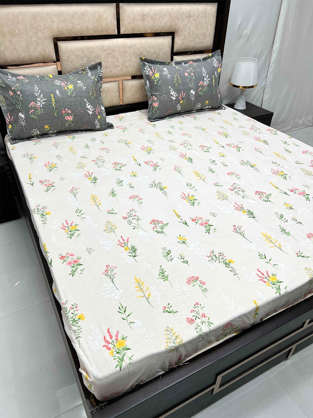 

Pure Decor Off White & Grey Floral 160 TC Fitted King Bedsheet with 2 Pillow Covers