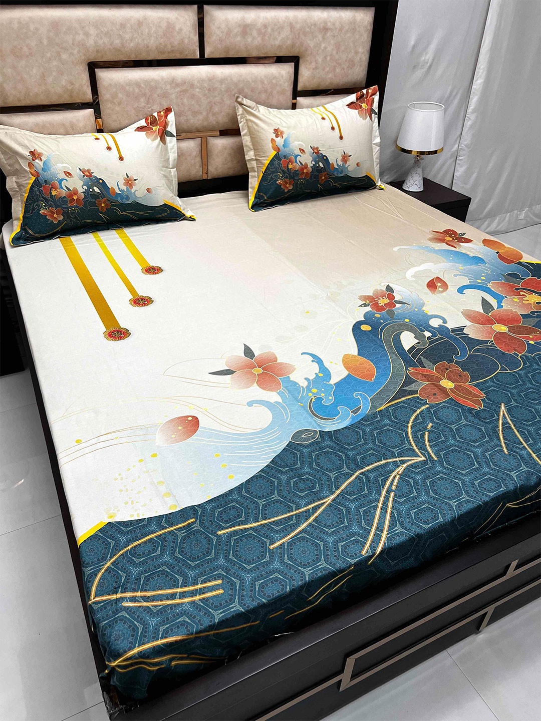 

Pure Decor Blue & White Floral Cotton 330 TC Super King Bedsheet & 2 Pillow Covers