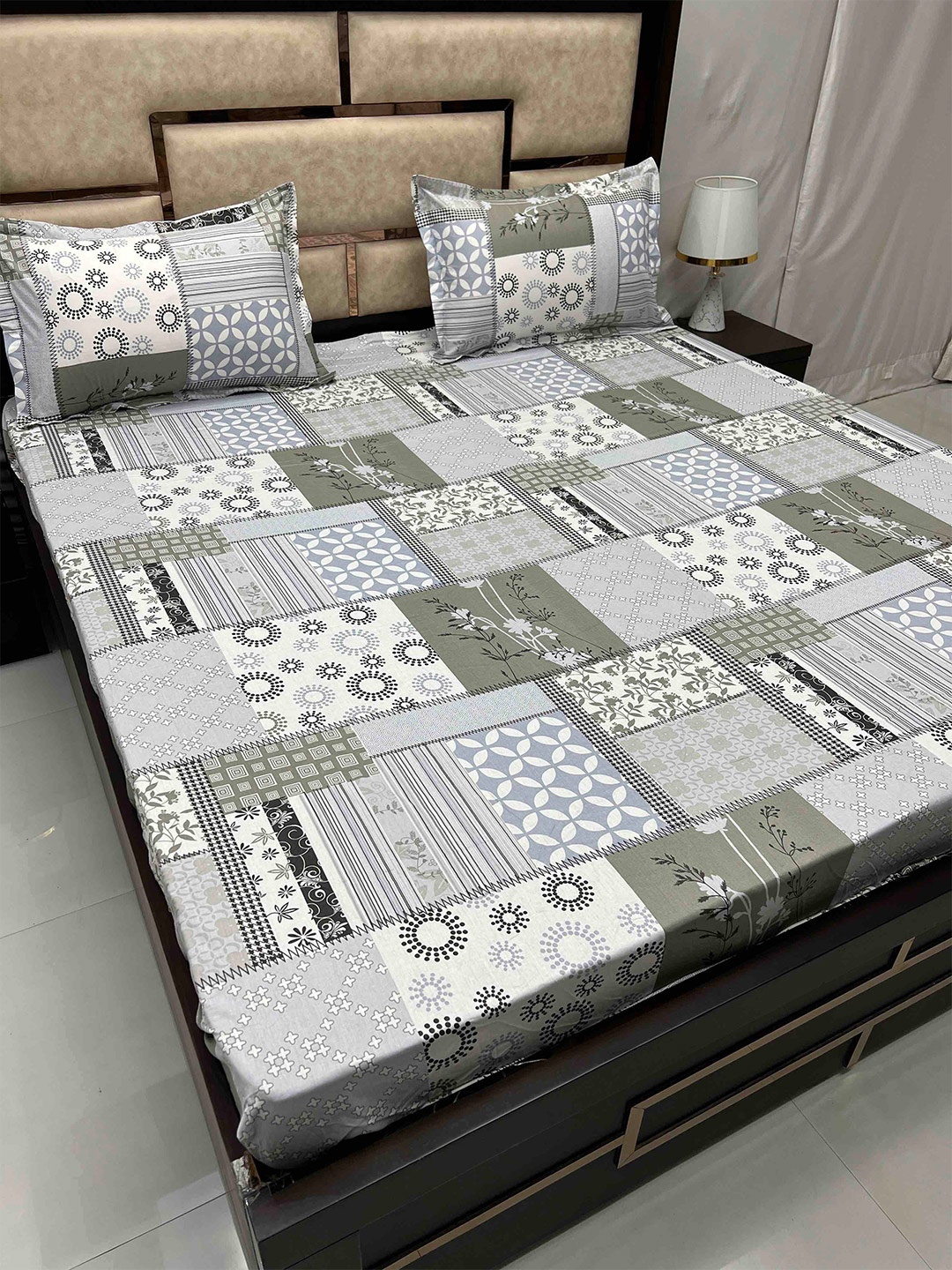 

Pure Decor Grey Printed Pure Cotton 300 TC Super King Bedsheet with 2 Pillow Covers