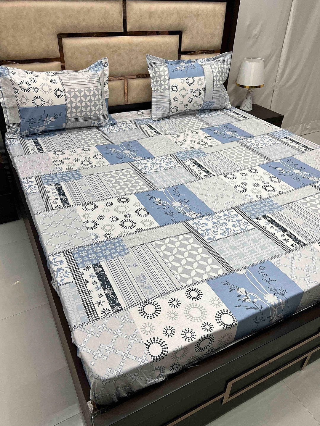 

Pure Decor Blue & White Floral Cotton 300 TC Super King Bedsheet & 2 Pillow Covers