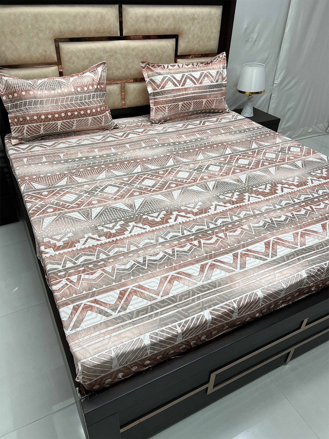 

Pure Decor Royal Velar White & Brown Cotton 300 TC King Bedsheet with Pillow Covers