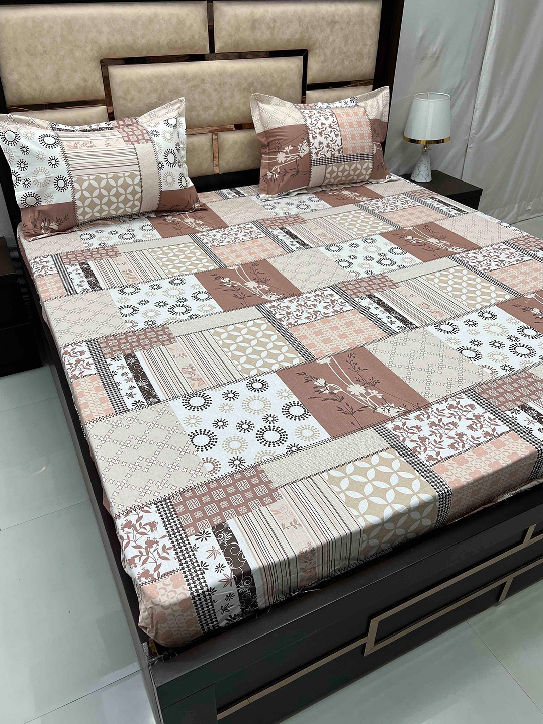 

Pure Decor Brown & Beige Floral 300 TC Super King Bedsheet with 2 Pillow Covers