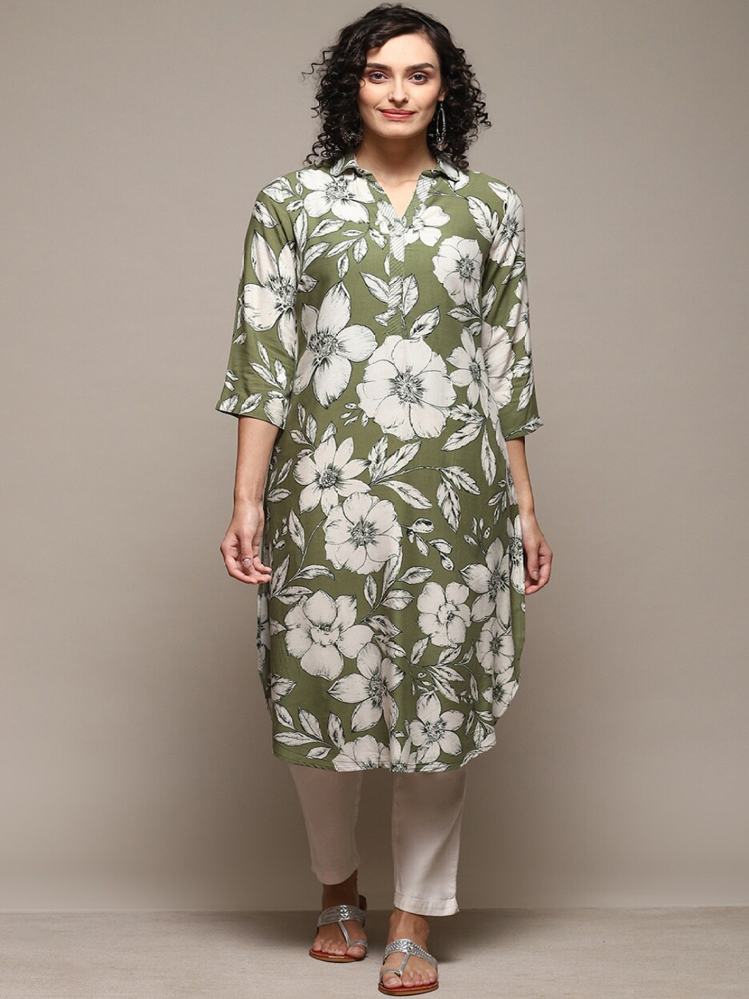 

Biba Floral Printed Shirt Collar Straight Kurta, Olive
