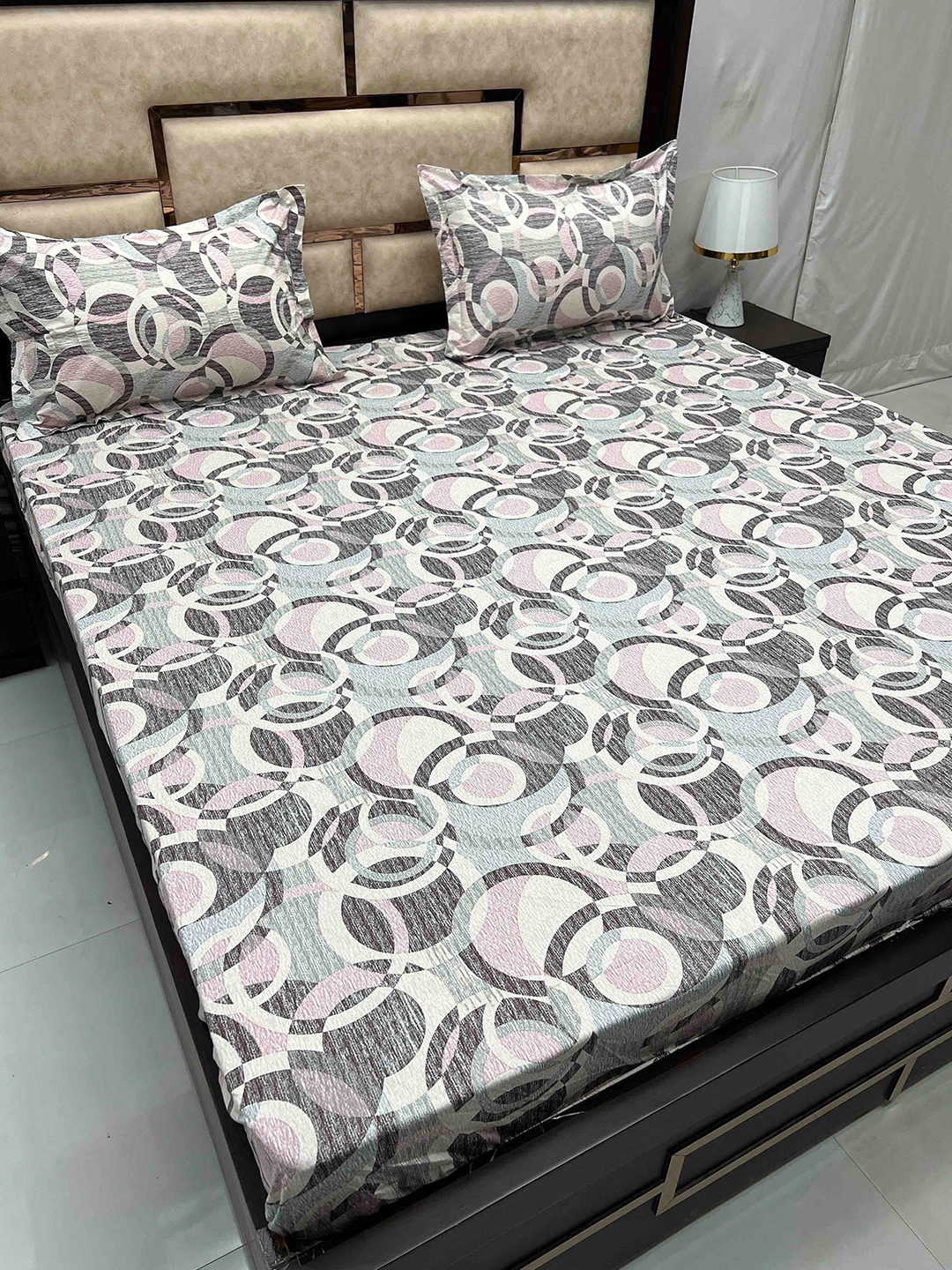

Pure Decor Gem Grey Geometric 240 TC King Fitted Bedsheet & 2 Pillow Covers