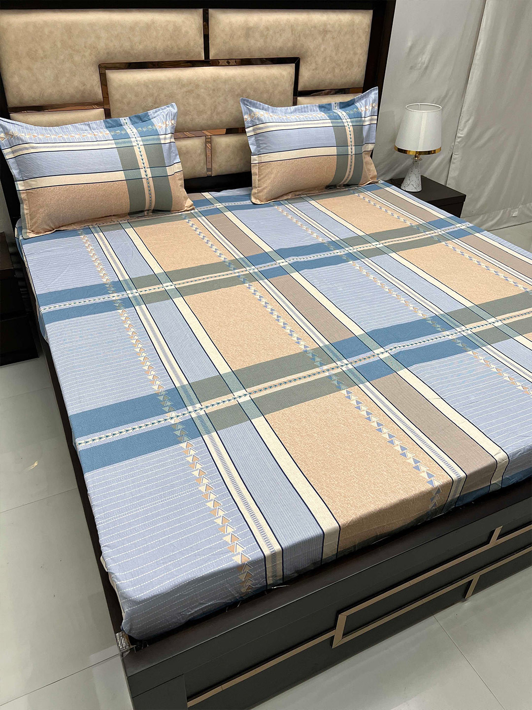 

Pure Decor Blue Geometric Cotton 240 TC Super King Fitted Bedsheet With 2 Pillow Covers