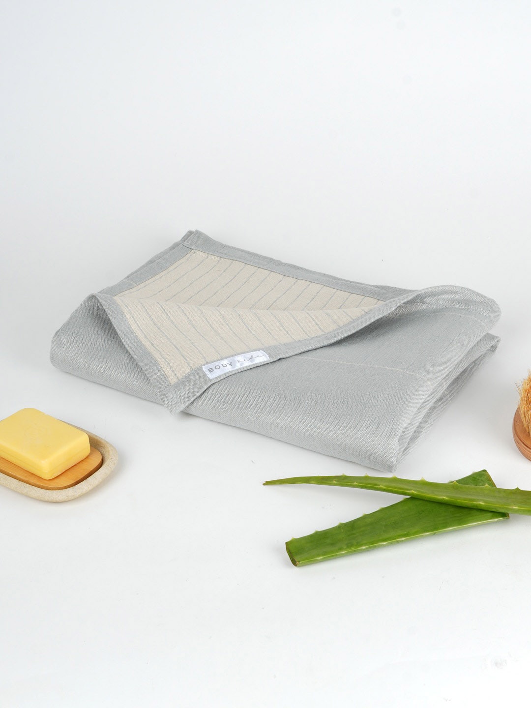 

DOCTOR TOWELS Grey Striped 300 GSM Aloevera Double Cloth Anti Odor Bath Towel