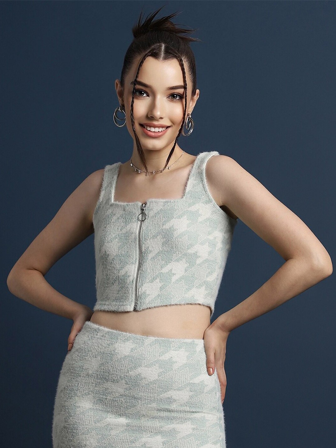 

FOREVER 21 Geometric Printed Crop Top, Grey