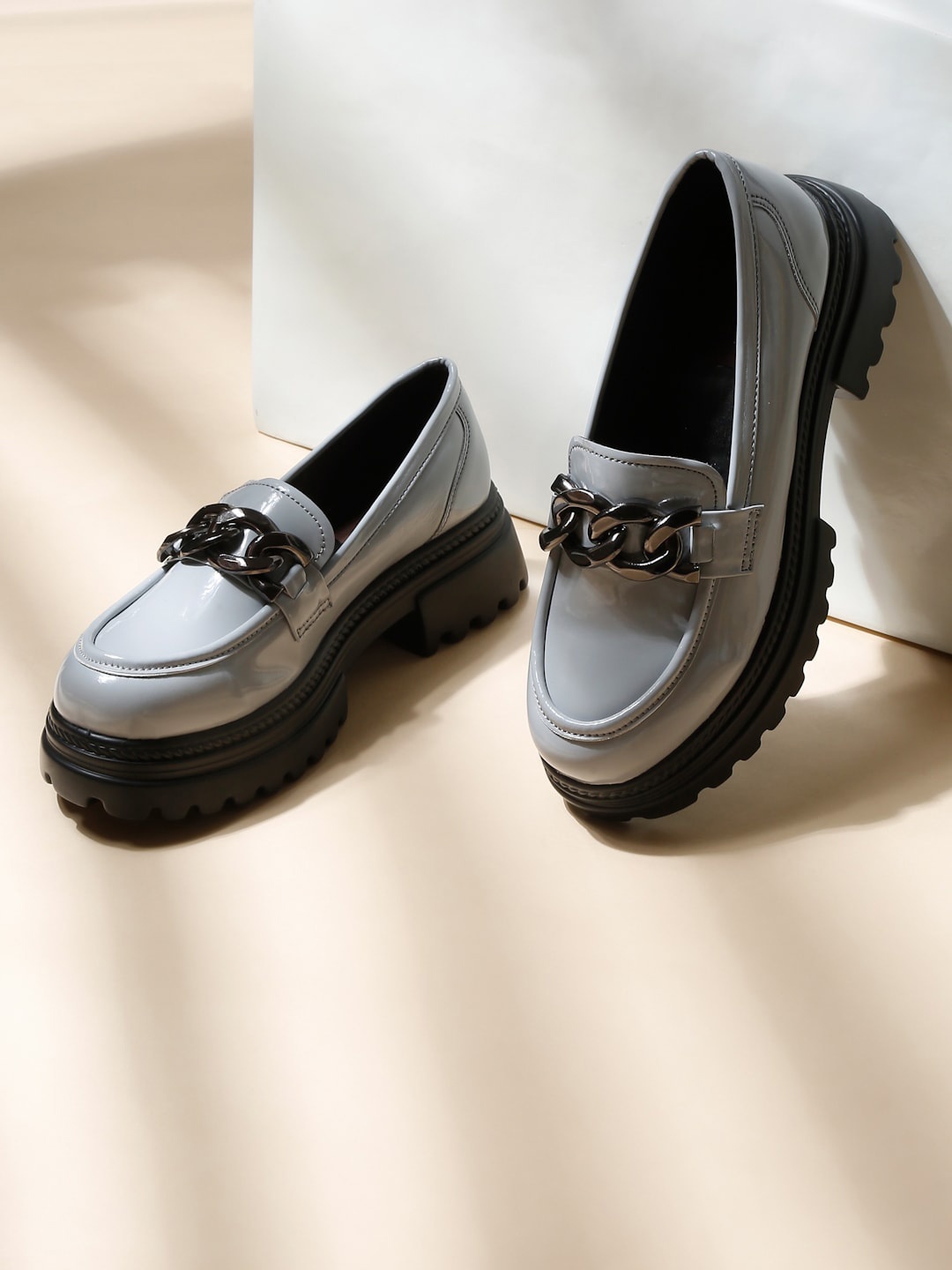 

VALIOSAA Women Embellished Lightweight Heeled Loafers, Grey