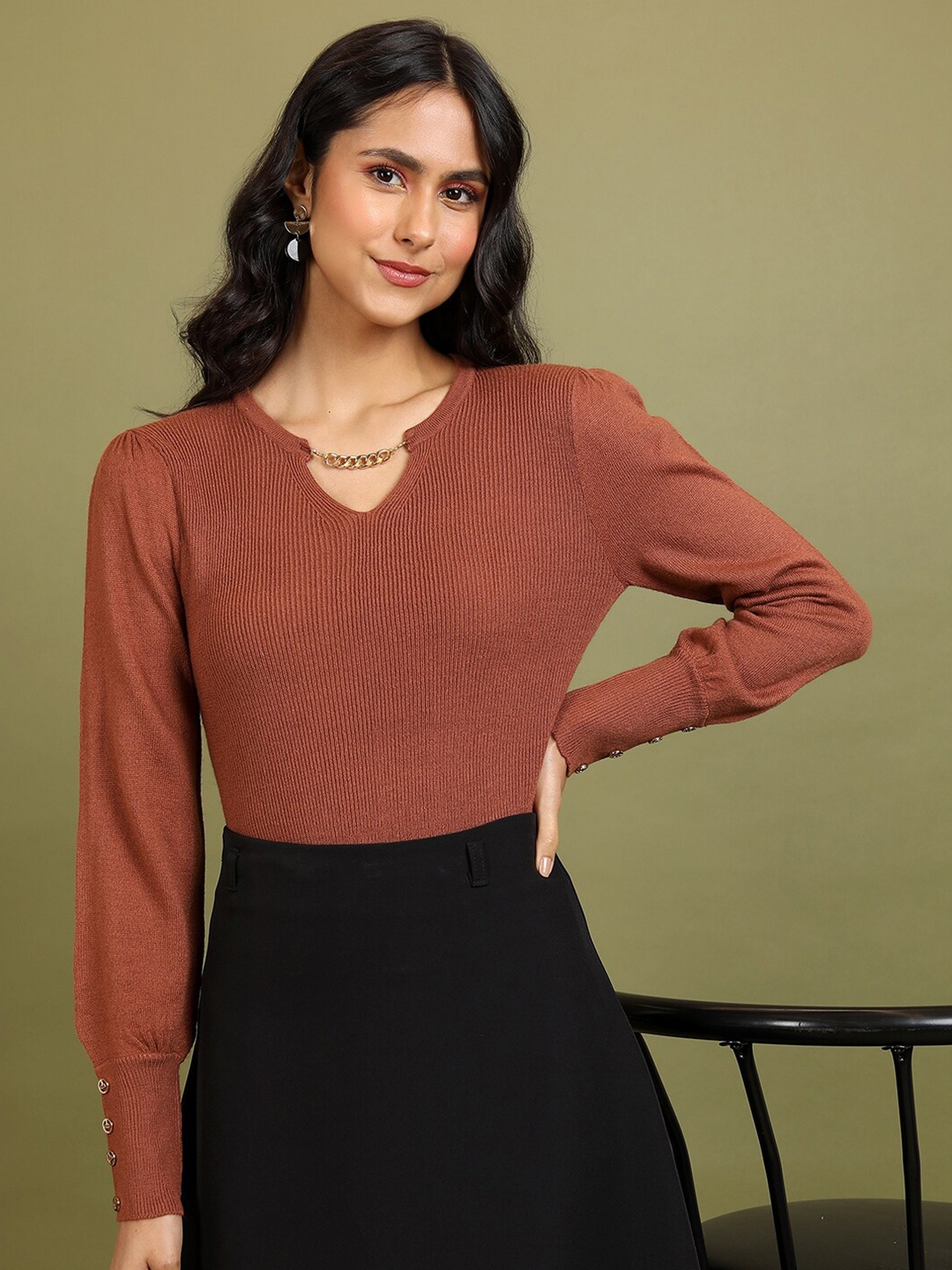 

Tokyo Talkies Brown Ribbed Acrylic Pullover Sweater