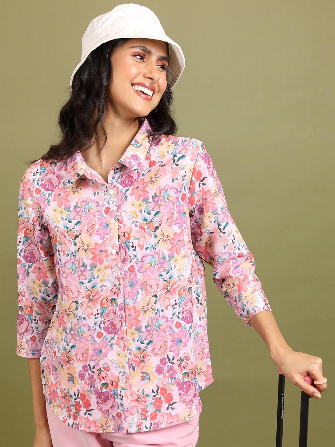 

Tokyo Talkies Off White Floral Printed Casual Shirt