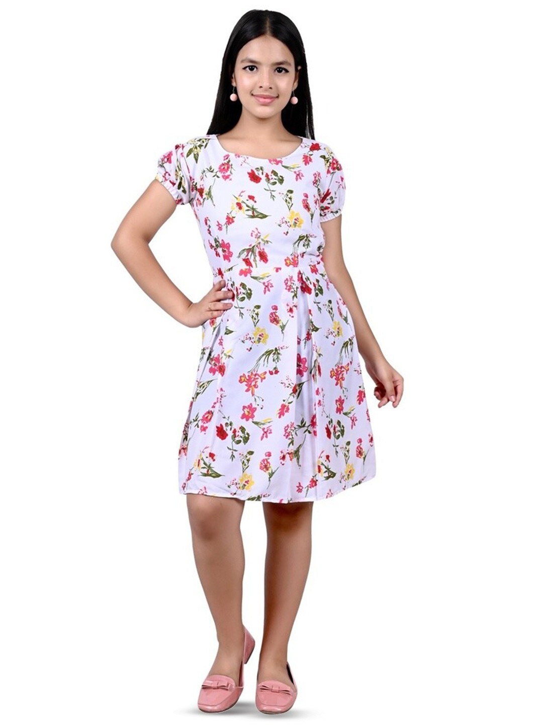 

BAESD White Crepe Dress