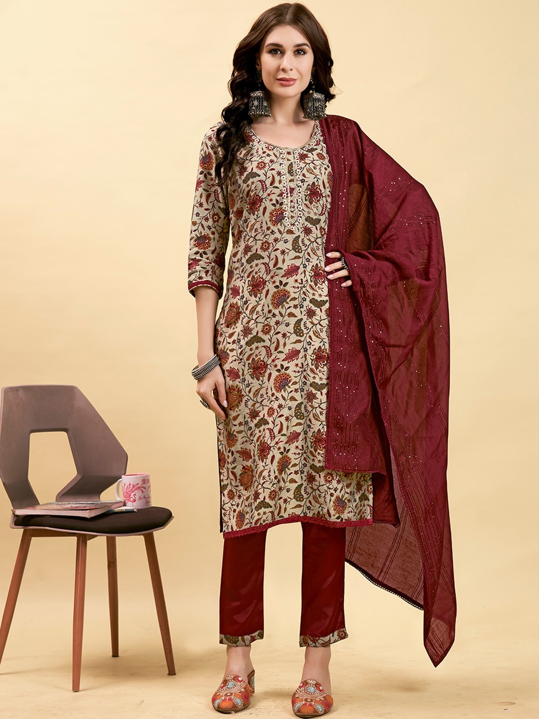 

Anouk Floral Printed Regular Beads & Stones Kurta With Trousers & Dupatta, Maroon