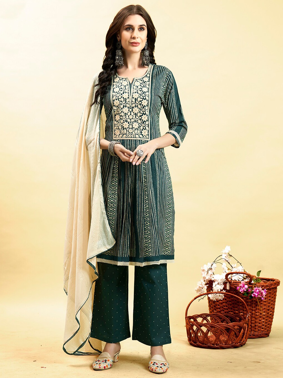 

Anouk Floral Embroidered Pure Cotton A-line Kurta With Palazzos & Dupatta, Green