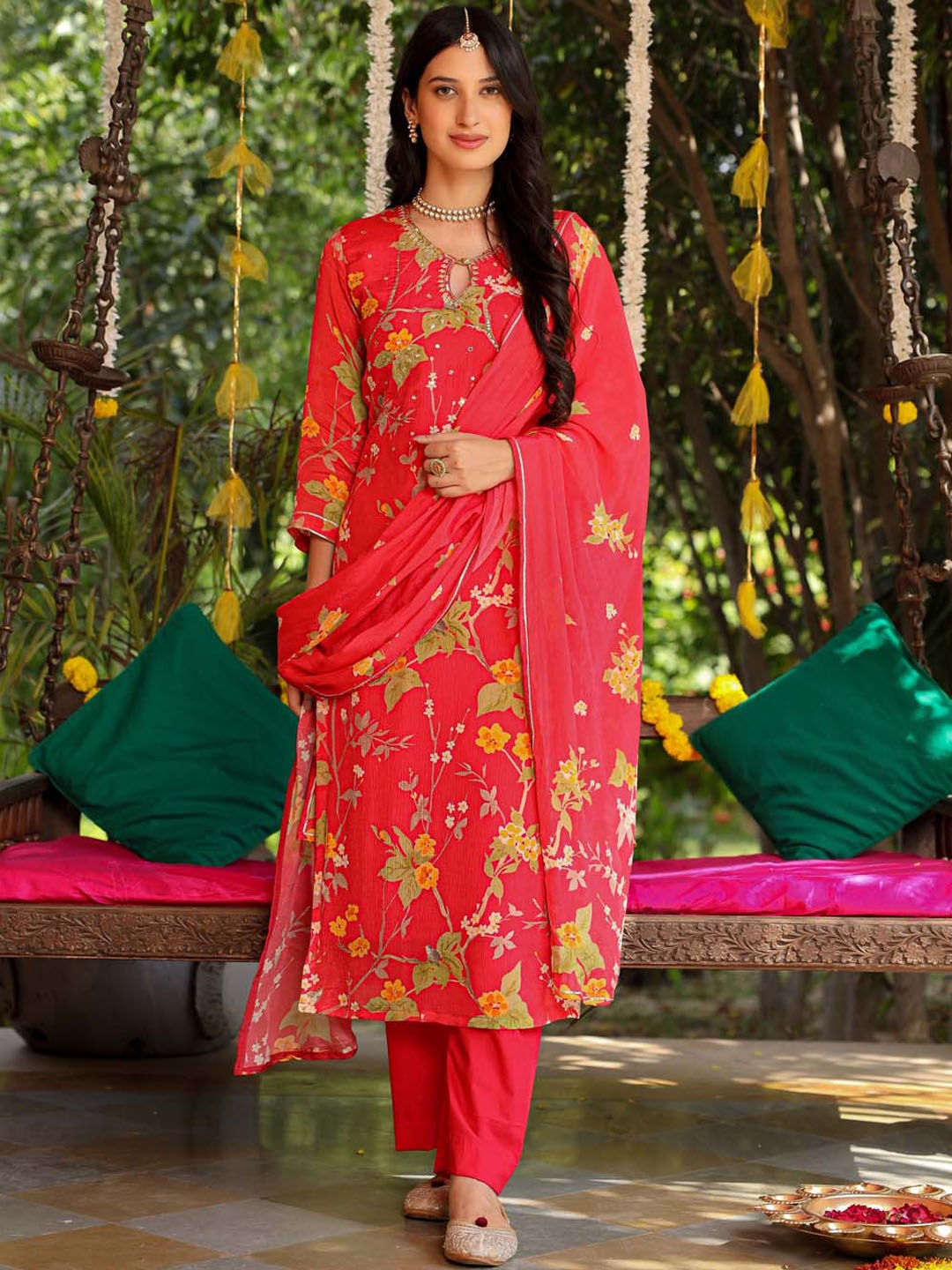 

Meena Bazaar Floral Printed Keyhole Neck Sequinned Kurta with Trousers & Dupatta, Red