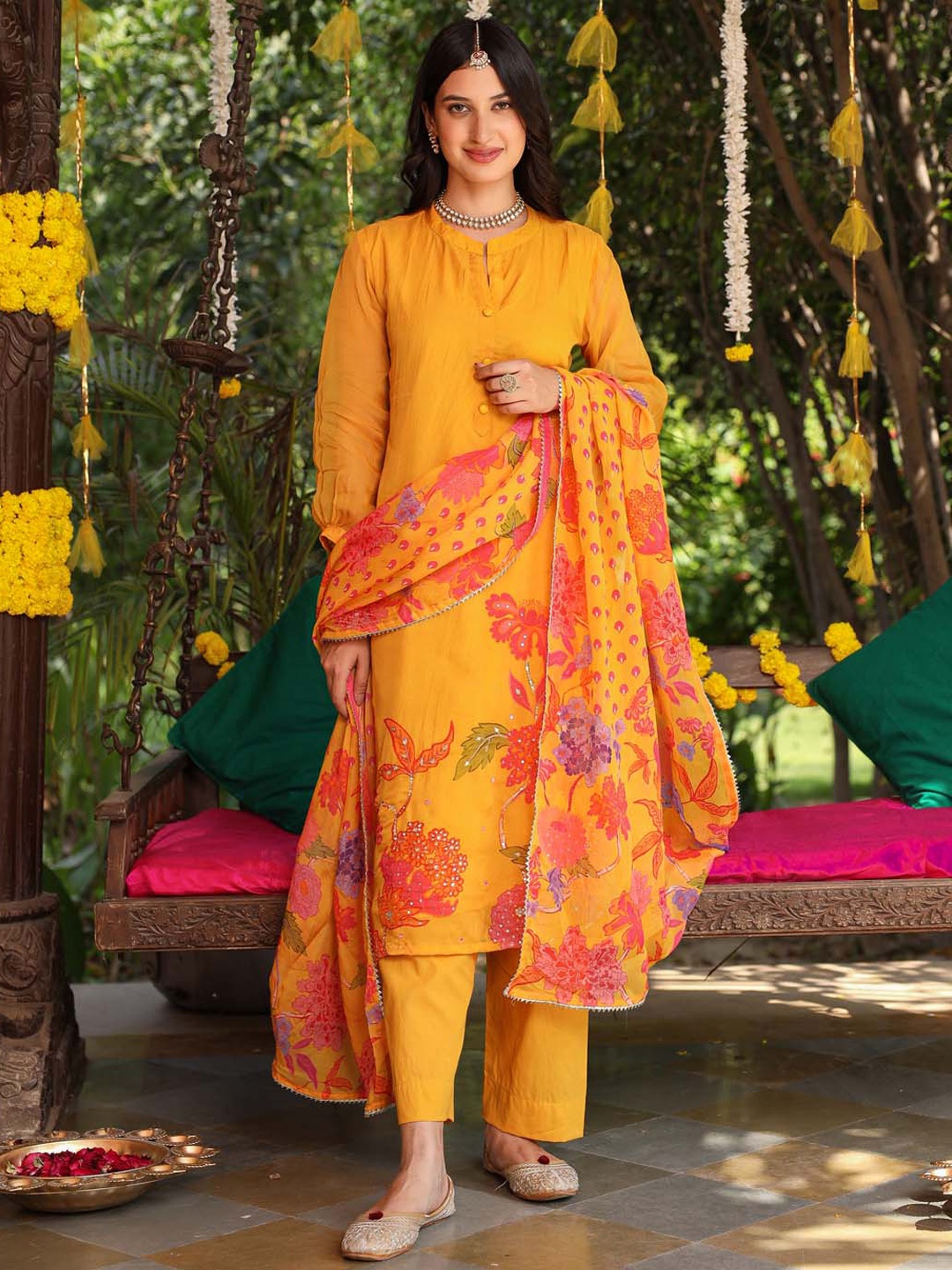 

Meena Bazaar Floral Printed Straight Kurta & Trousers With Dupatta, Mustard