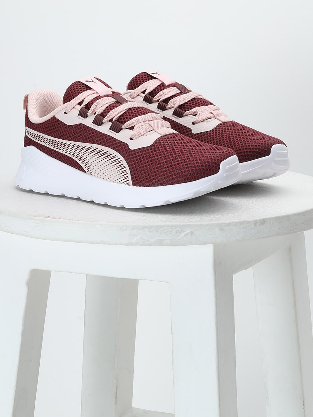 

Puma Women Faster Textured Lace Up Sneakers, Burgundy