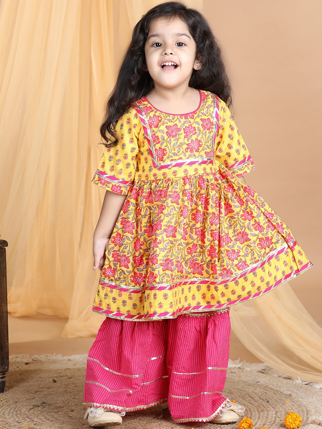 

Sangria Girls Floral Printed Pure Cotton A-Line Kurta With Palazzos, Yellow