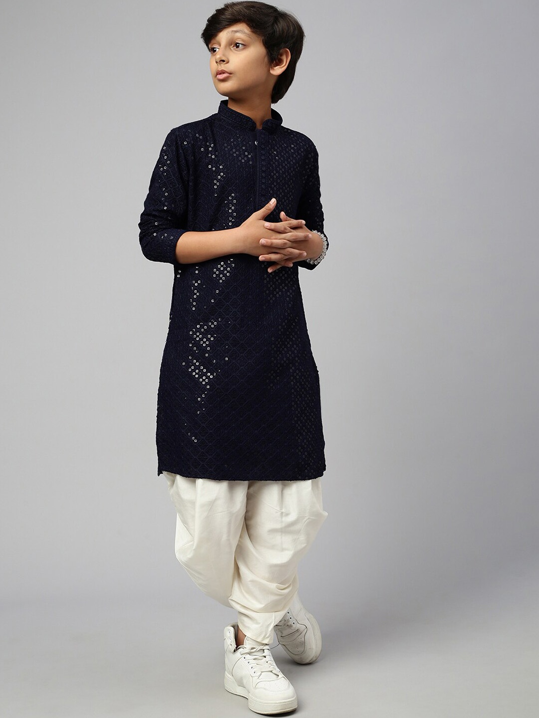 

Sangria Boys Embellished Chikankari Sequinned Cotton Straight Kurta, Navy blue