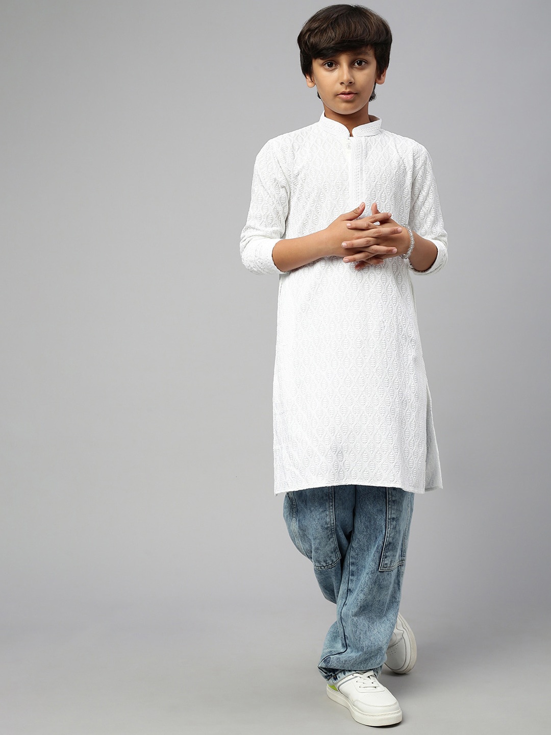

Sangria Boys Geometric Chikankari Embroidered Mandarin Collar Long Sleeve Cotton Kurta, White