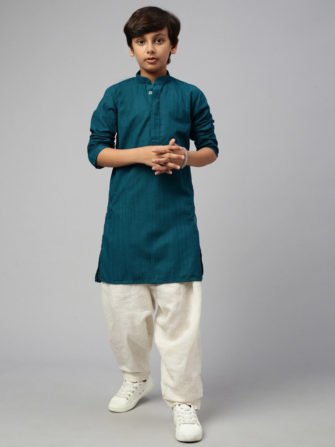 

Sangria Boys Ethnic Motifs Embroidered Mandarin Collar Chikankari Cotton Kurta, Teal