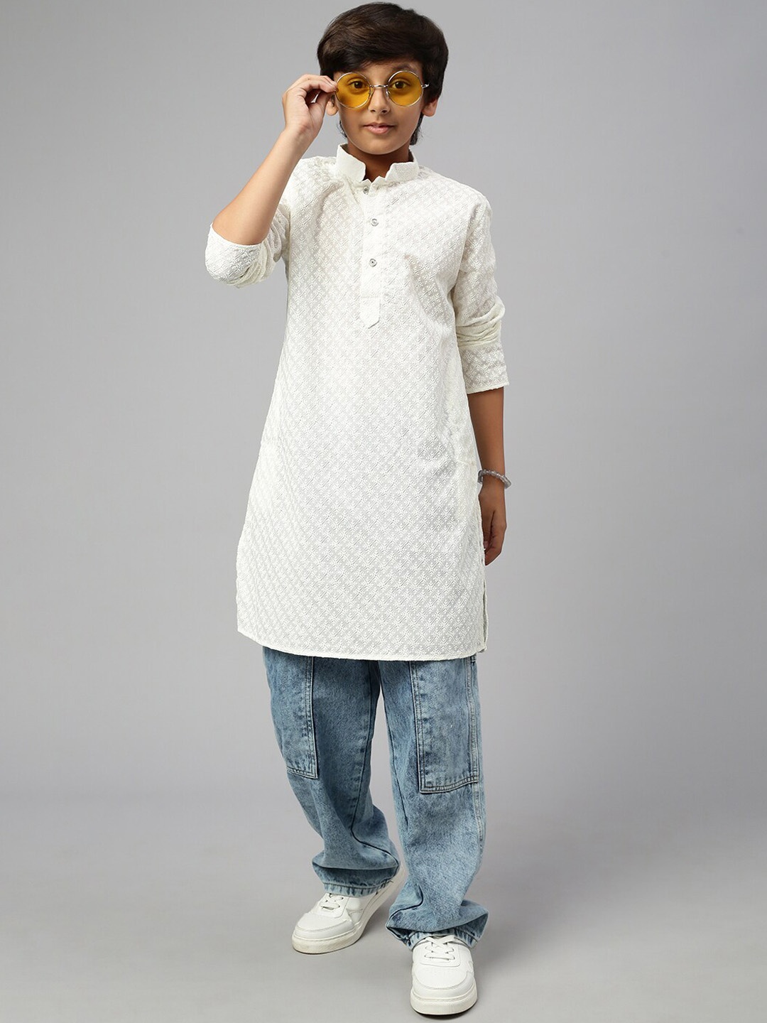 

Sangria Off White Boys Chikankari Cotton Mandarin Collar Kurta