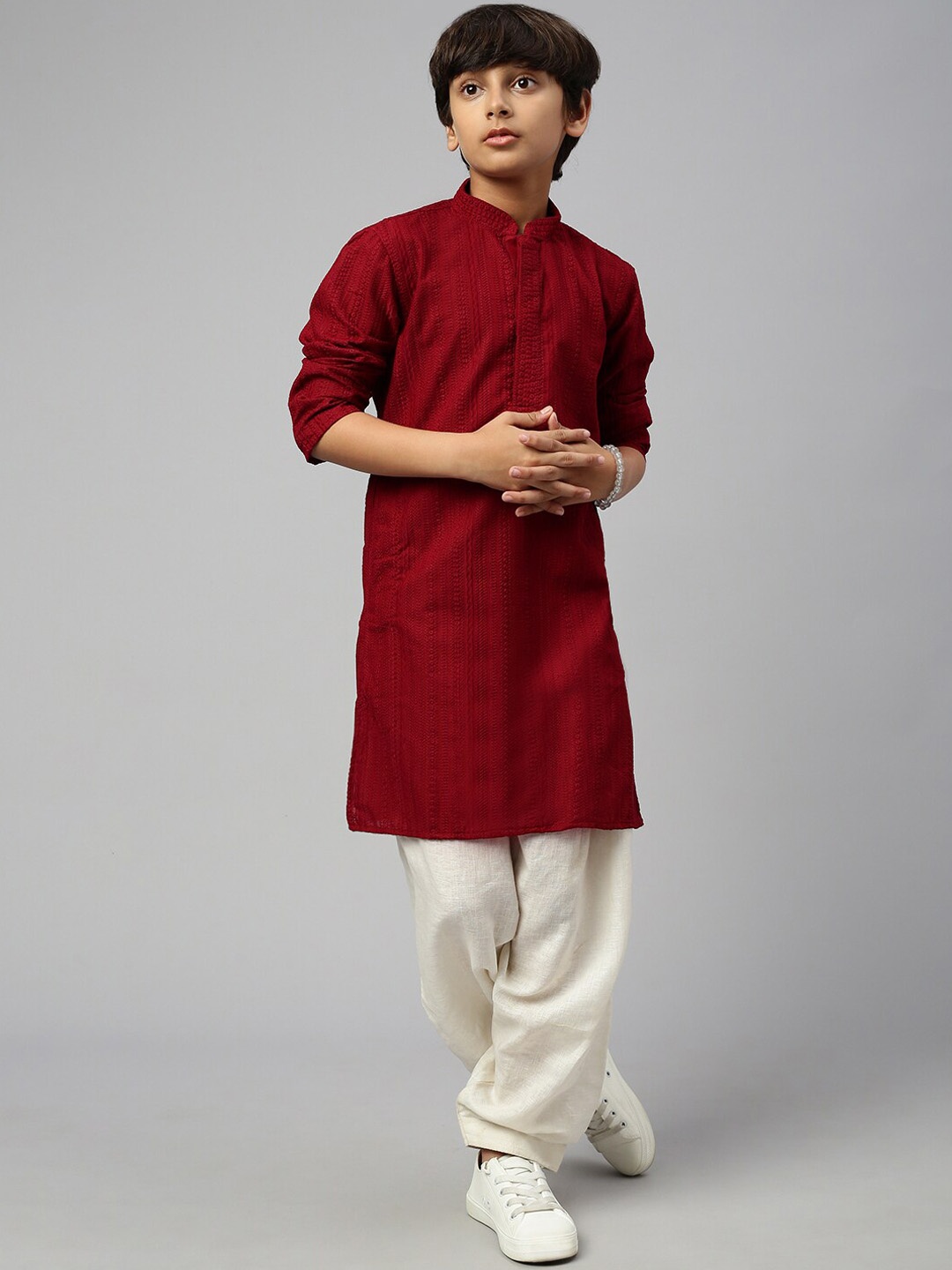 

Sangria Boys Ethnic Motifs Embroidered Chikankari Cotton Kurta, Maroon