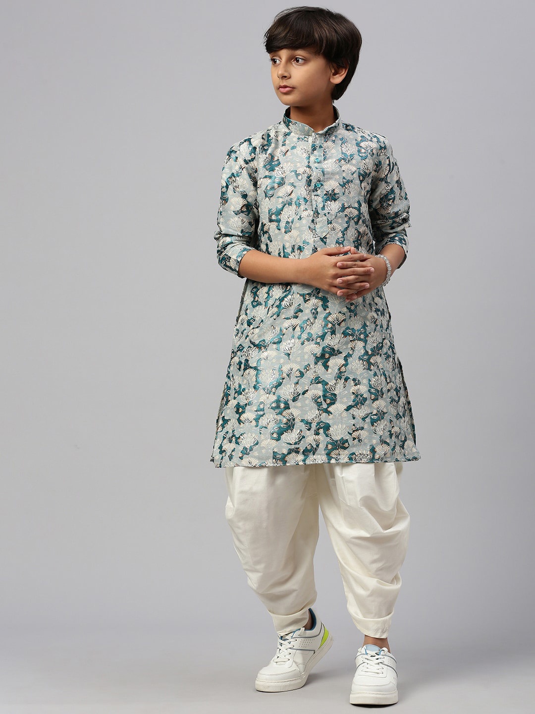 

Sangria Boys Floral Printed Mandarin Collar Silk Straight Kurta, Green