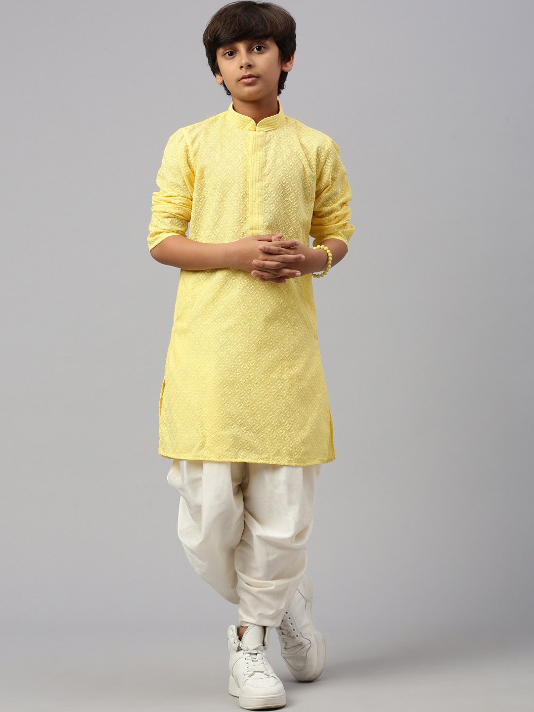 

Sangria Boys Yellow Ethnic Motifs Embroidered Mandarin Collar Chikankari Cotton Kurta