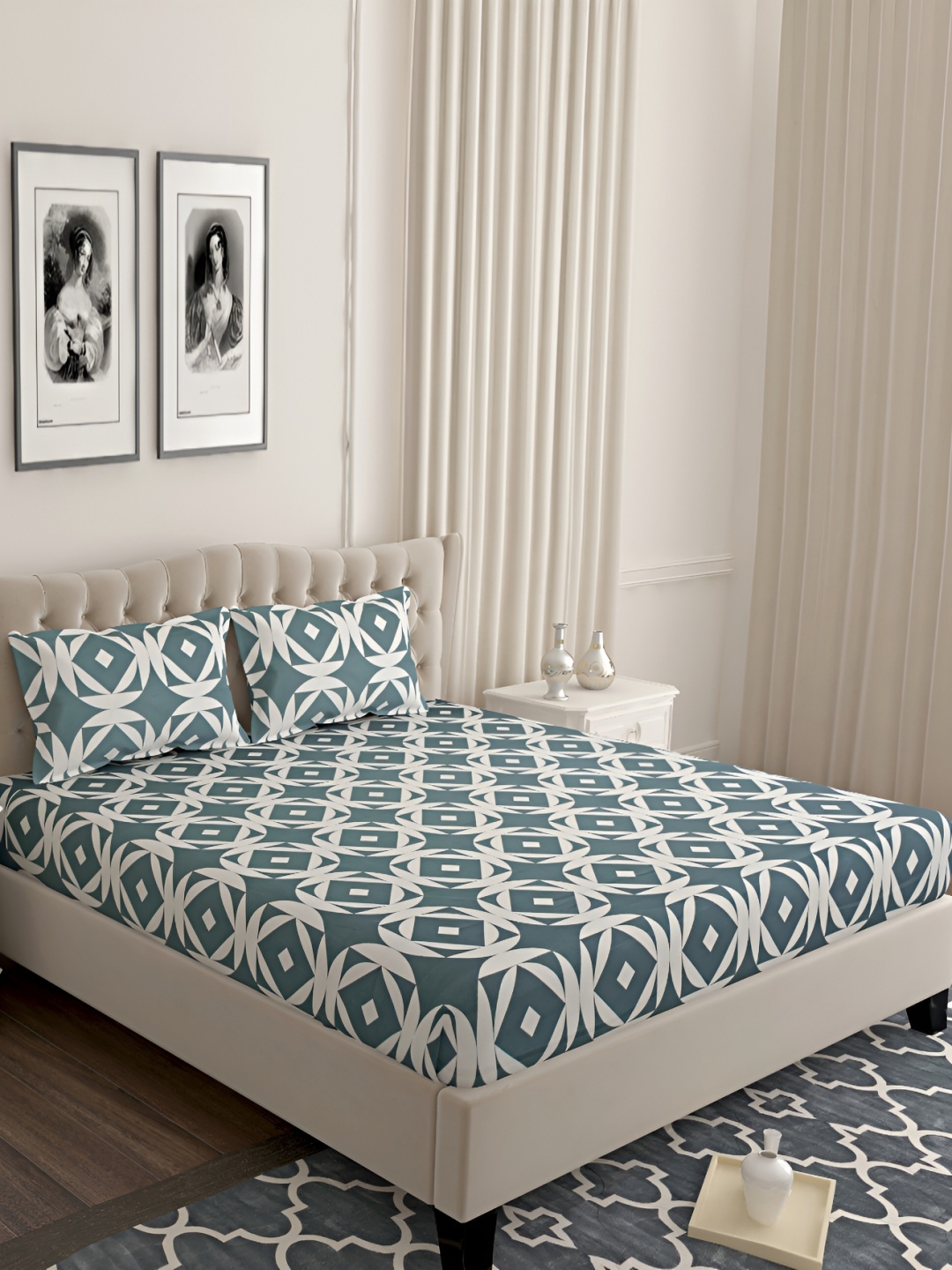 DECOREZA White & Grey Geometric King Bedsheet with 2 Pillow Covers