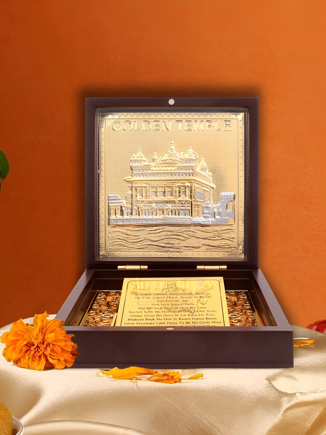 

INTERNATIONAL GIFT Gold Toned Religious Home Gift Set