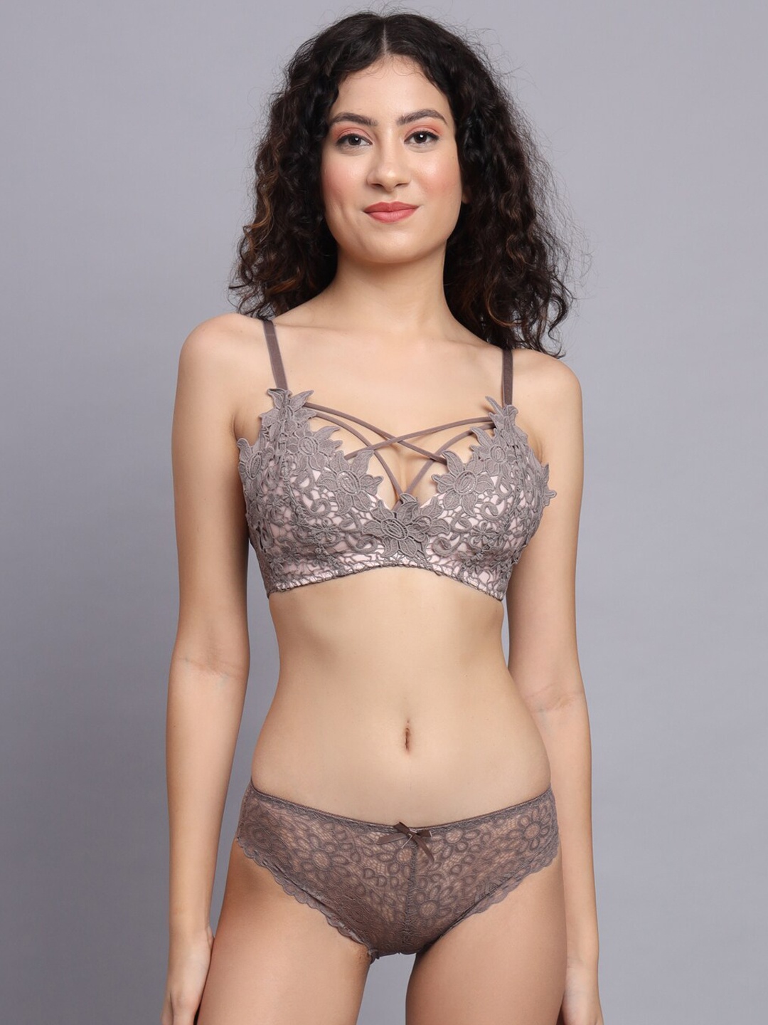 

Nakshu Lace Lightly Padded Lingerie Set, Grey