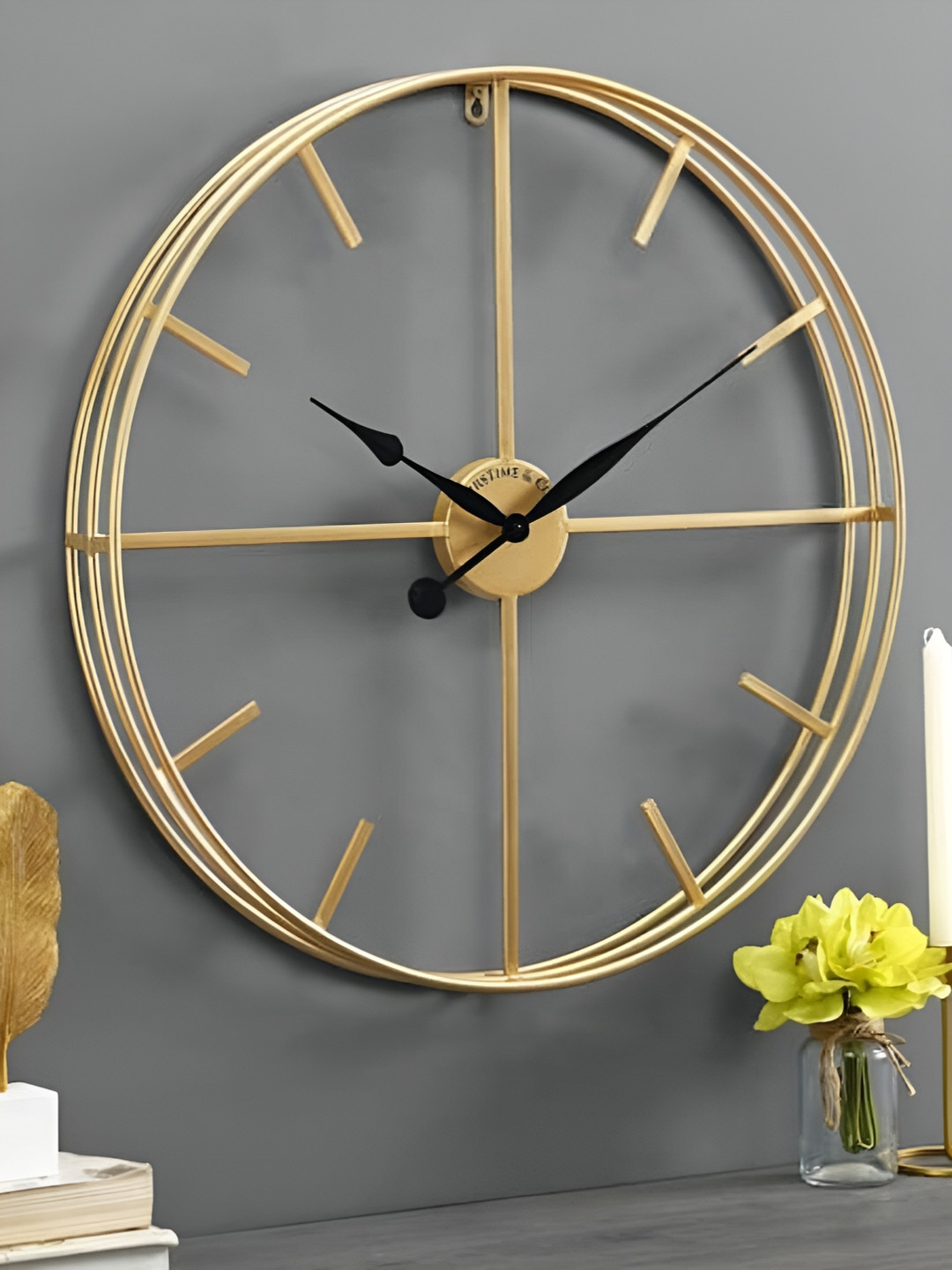 

Writings On The Wall Gold Toned Solid Round Traditional Analogue Wall Clock