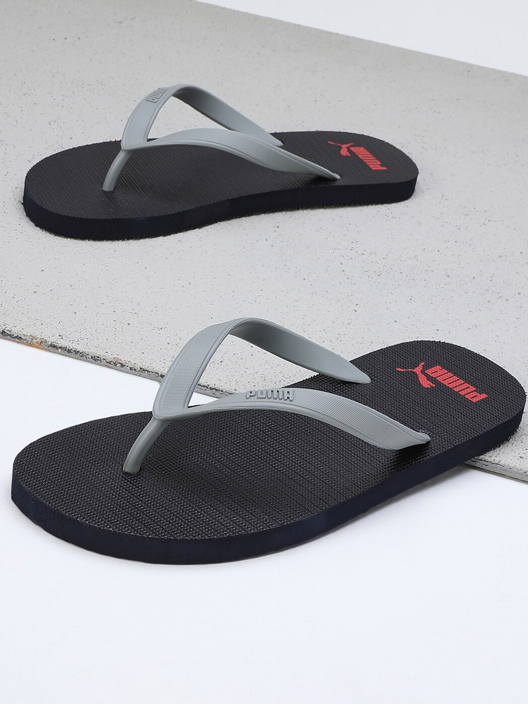 

Puma Men Aerova Flip Flops, Navy blue