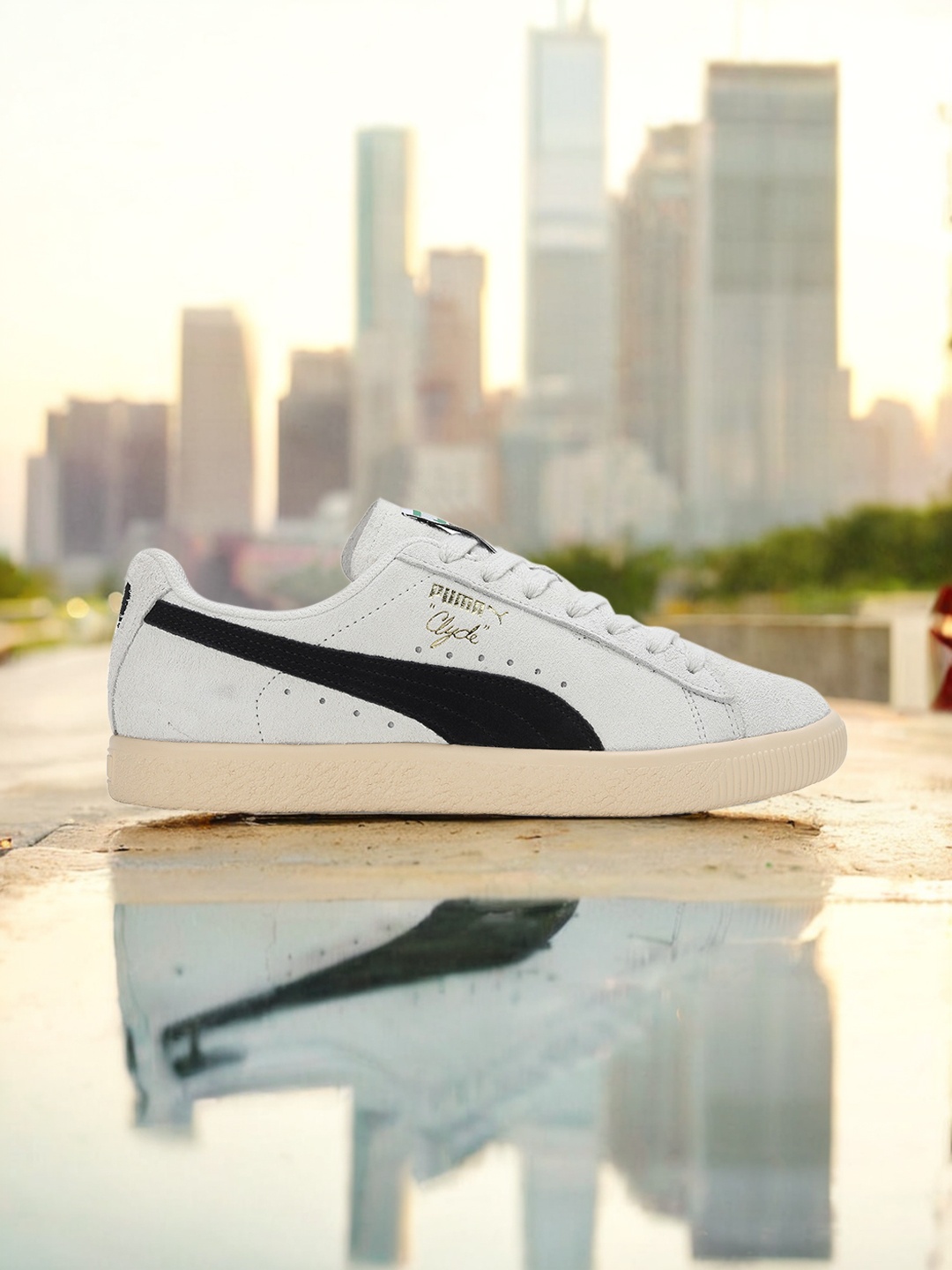 

Puma Unisex Clyde Hairy Suede Sneakers, Grey