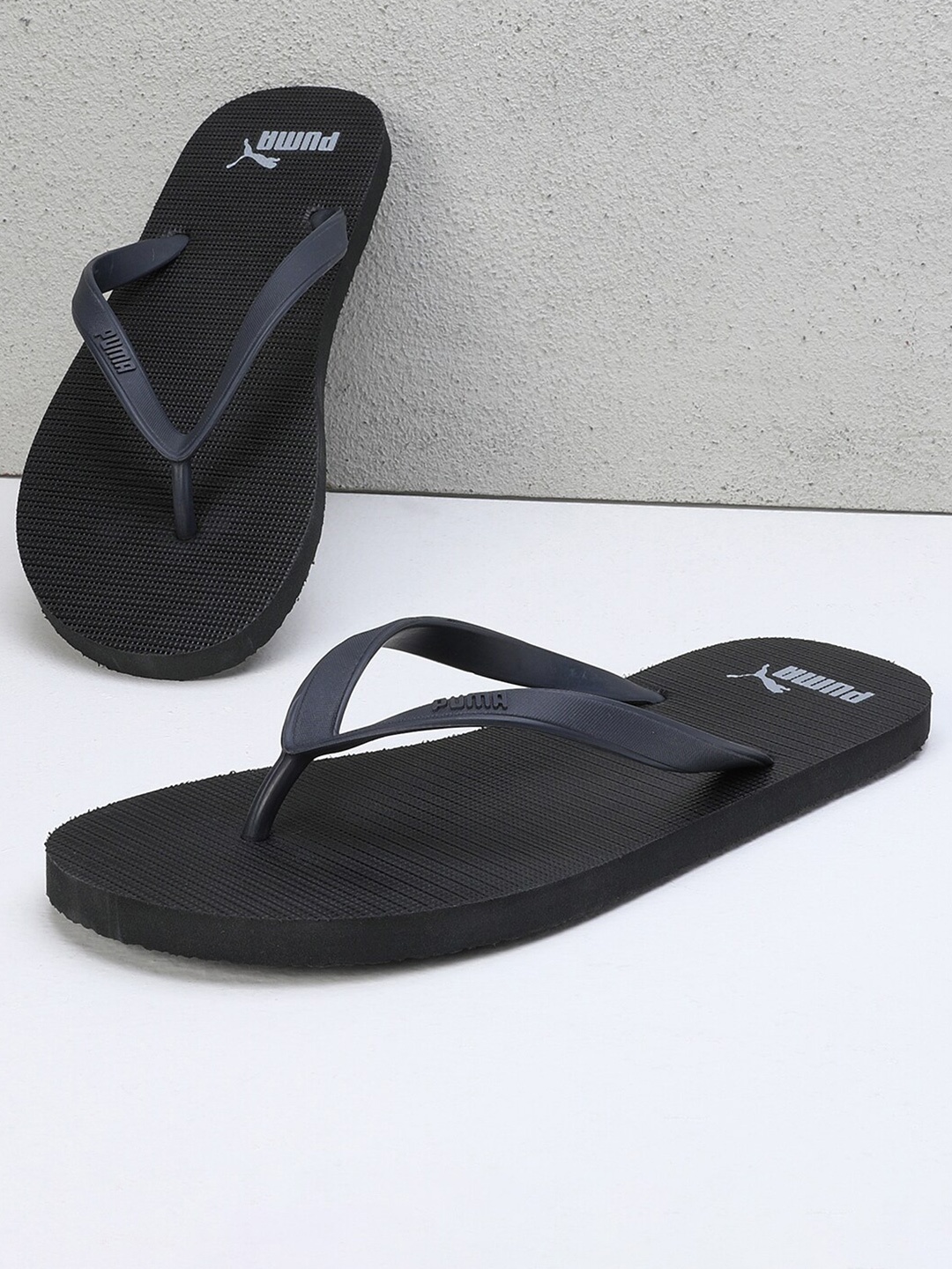 

Puma Men Aerova Thong Flip-Flops, Black