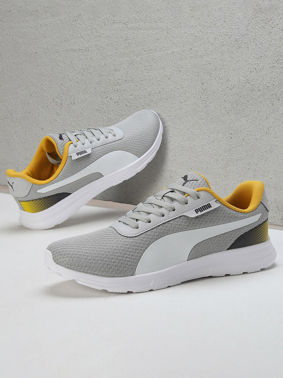 

Puma Men Razz Running Shoes, Grey