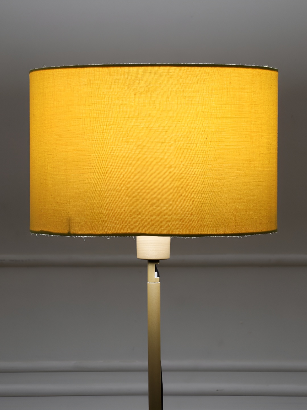 

BTR CRAFTS Yellow Cotton Traditional Cylinder Table Lamp