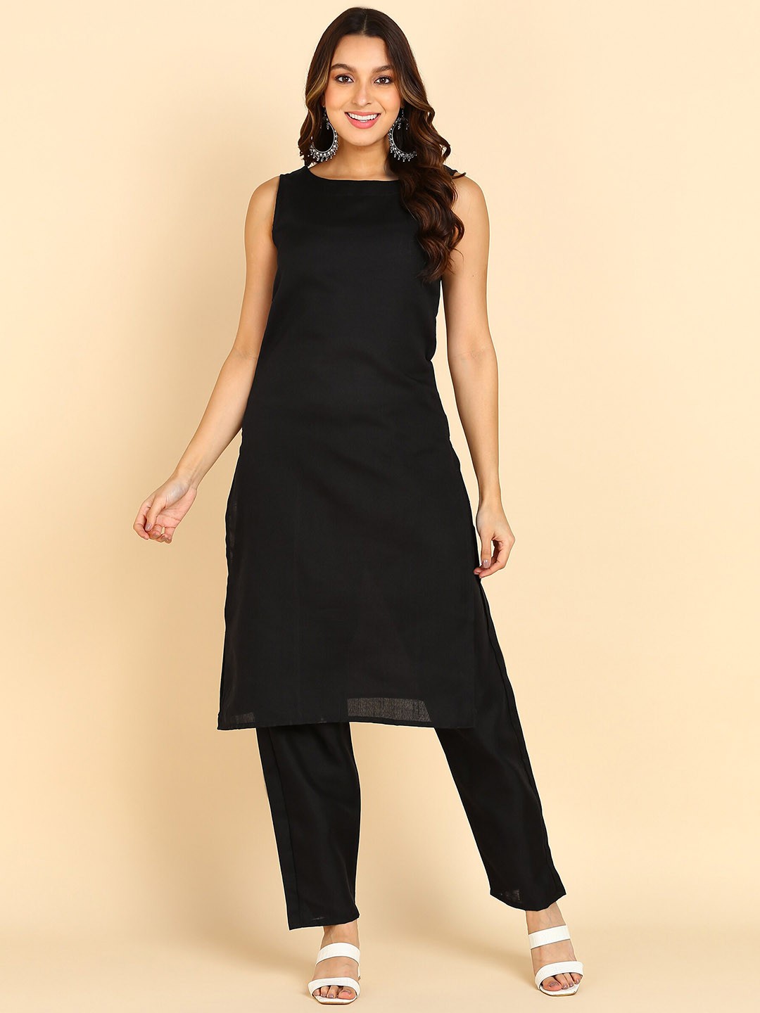 

KALINI Boat Neck Kurta With Trousers, Black