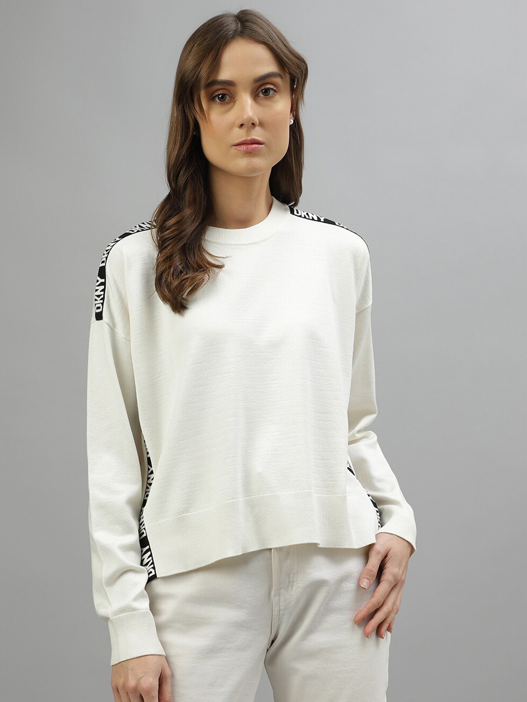 

DKNY Round Neck Pullover, Off white