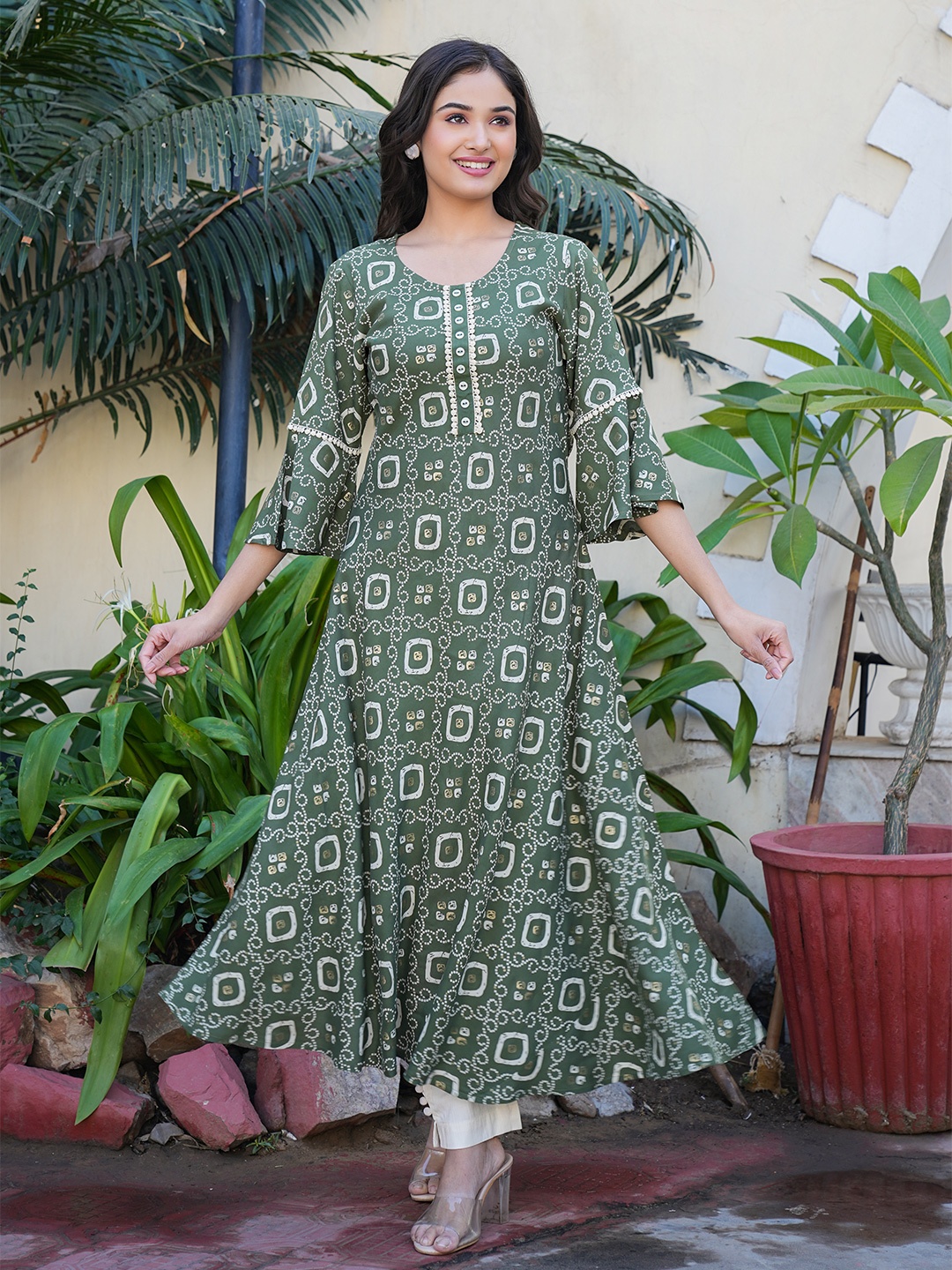 

YASH GALLERY Bandhani Printed Bell Sleeves Kurta, Green