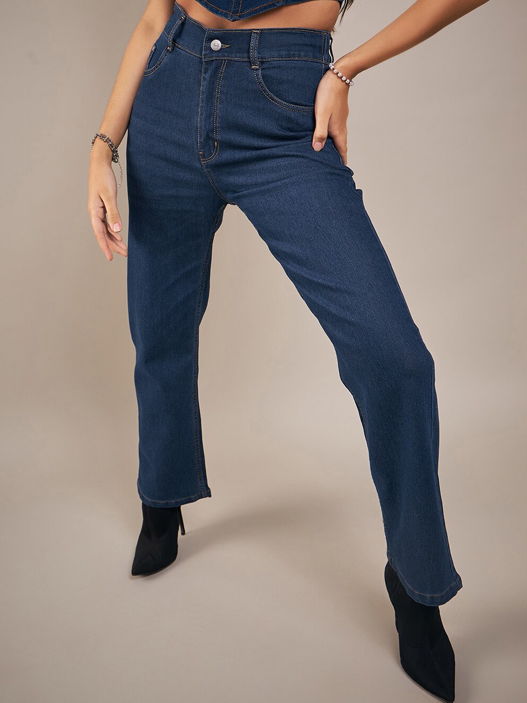 

The Roadster Lifestyle Co. Blue Women Clean Look Straight Fit High-Rise Stretchable Jeans