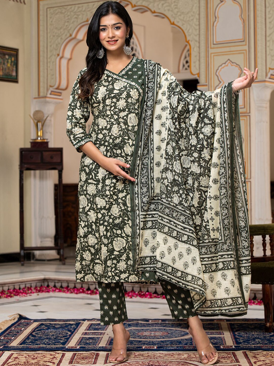 

BAESD Floral Printed V-Neck Pure Cotton Kurta with Trousers & Dupatta, Green