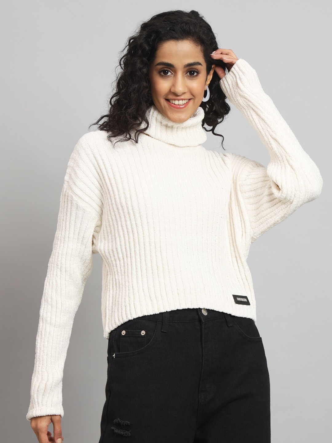 

BROOWL Ribbed Turtle Neck Woolen Pullover Sweater, White