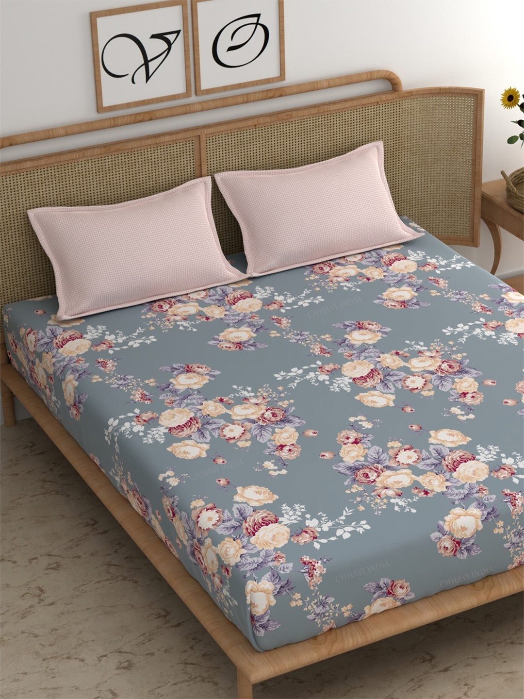 

CHHAVI INDIA Grey &Pink 210 TC Super King Bedsheet with 2 Pillow Covers